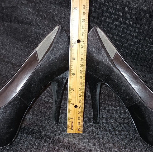 Jacqueline Ferrari black satin platform heels - Picture 6 of 7